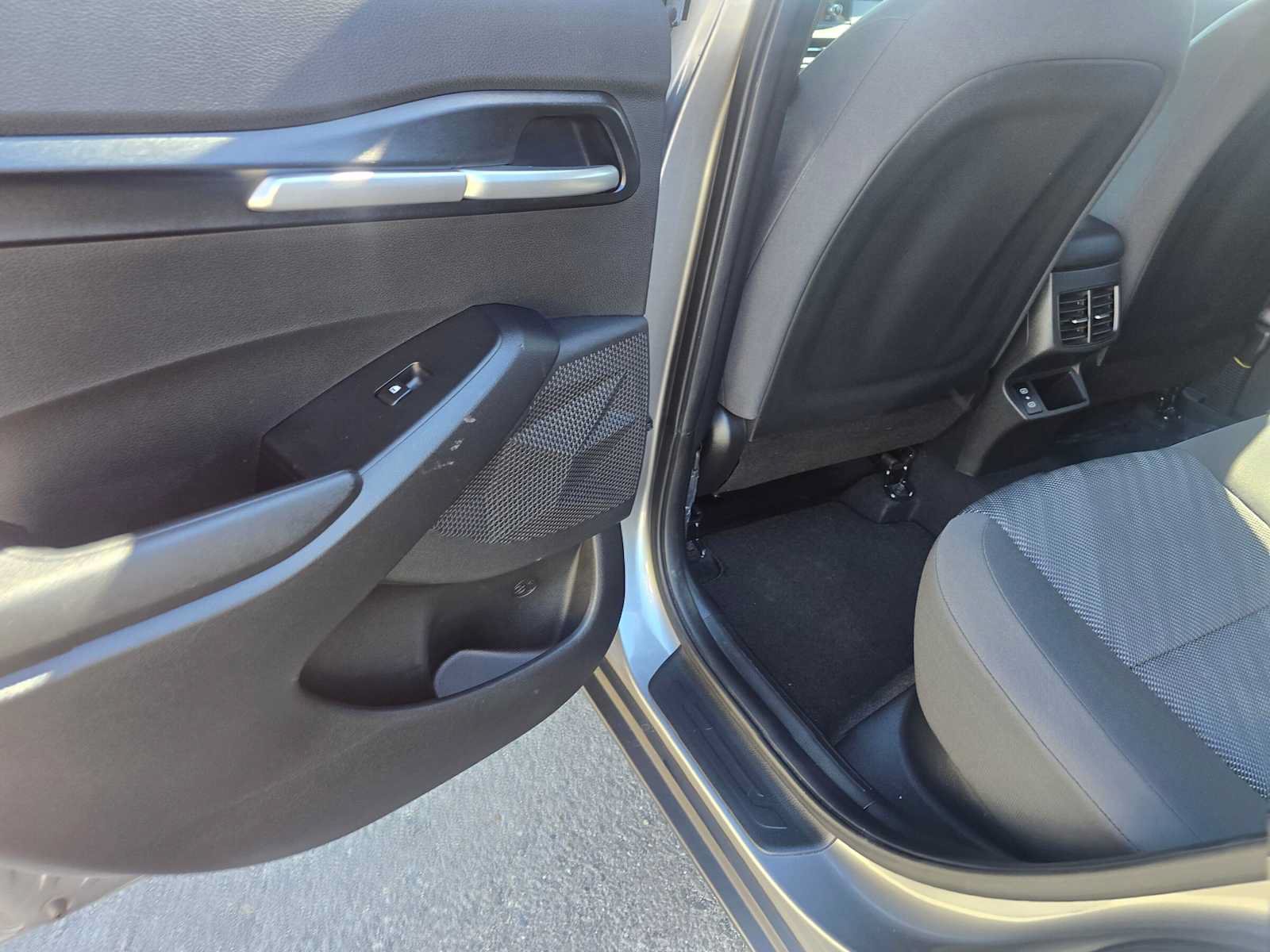 Used 2024 Kia Seltos LX AWD/4WD image 15