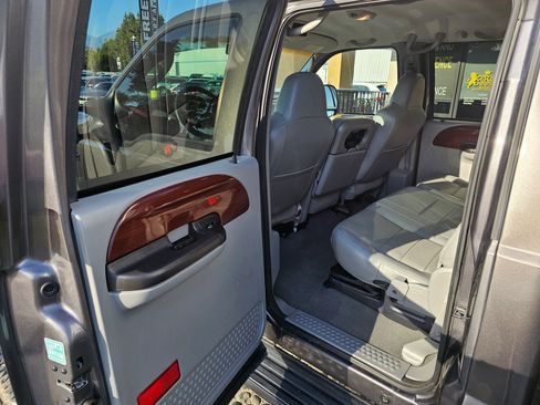 Used 2006 Ford F250 XL AWD/4WD image 16