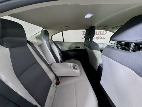 Used 2022 Toyota Corolla LE FWD image 28