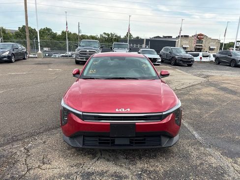Used 2025 Kia K4 FWD image 2