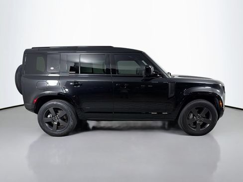 Used 2024 Land Rover Defender 110 X-Dynamic SE AWD/4WD image 4