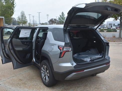 New 2026 Chevrolet Equinox LT w/ Convenience Package II image 16