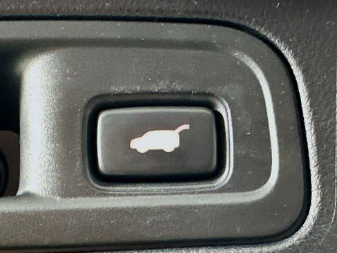 Used 2018 Honda Pilot Touring image 31