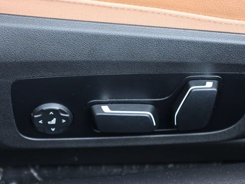 Used 2025 BMW M440i Coupe w/ Parking Assistance Package RWD image 17