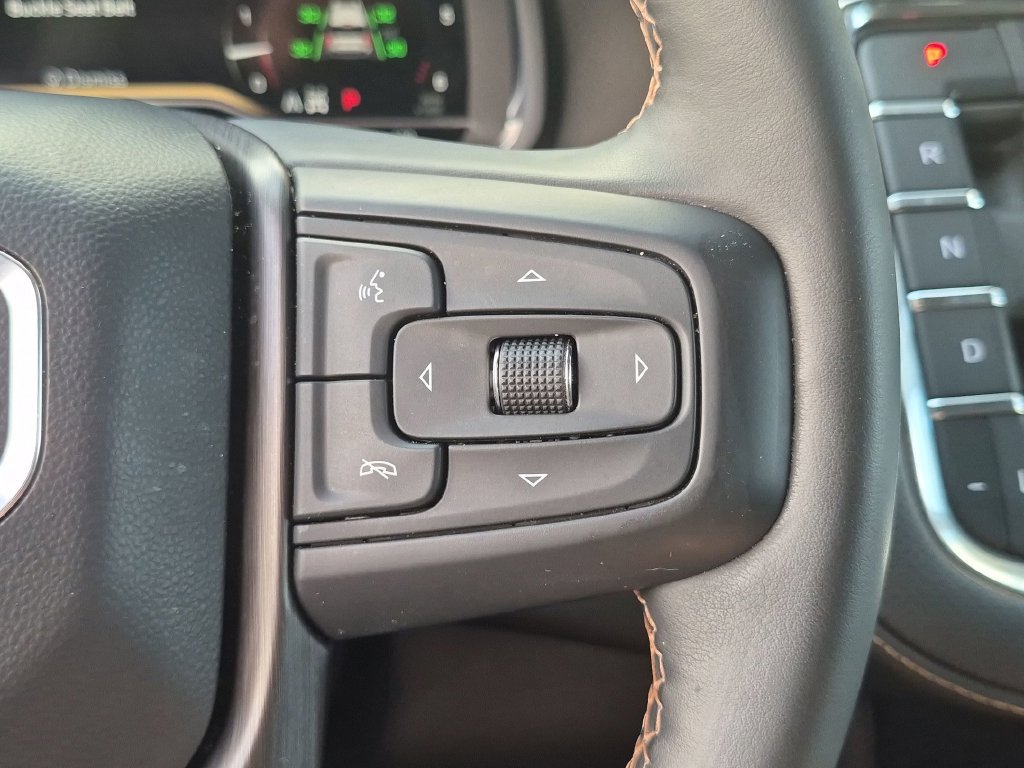 Used 2024 GMC Yukon XL AT4 w/ Technology Package AWD/4WD image 23