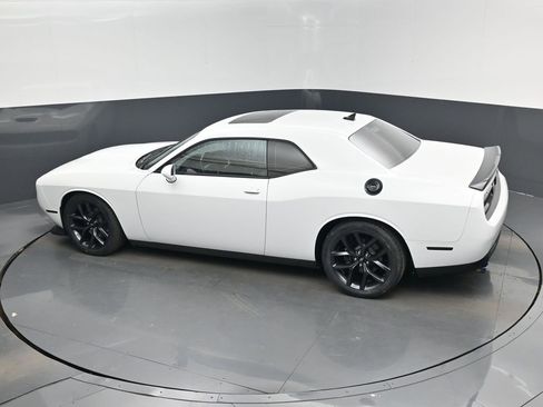 Used 2019 Dodge Challenger R/T w/ Plus Package image 33