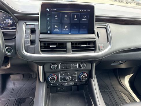 Used 2022 Chevrolet Tahoe Z71 w/ Luxury Package AWD/4WD image 23