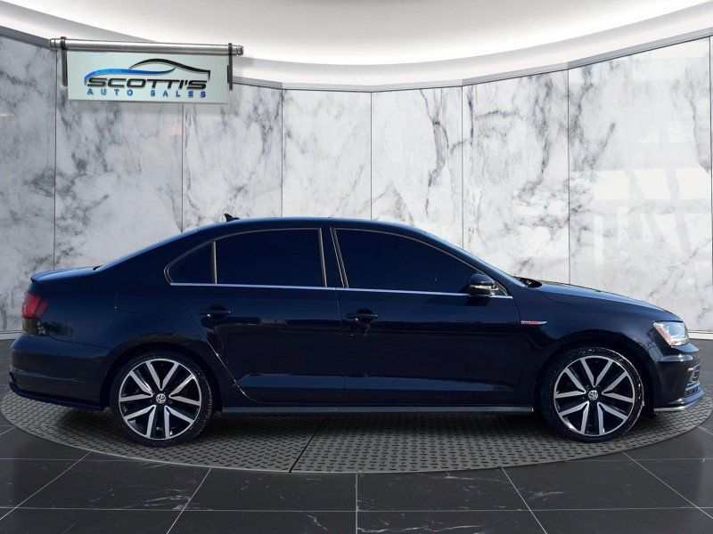 Used 2018 Volkswagen Jetta GLI FWD image 9