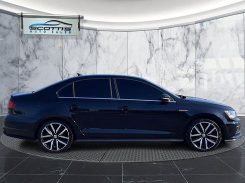 Used 2018 Volkswagen Jetta GLI FWD image 9