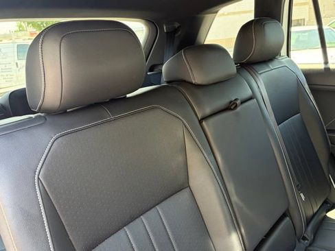Used 2022 Volkswagen Tiguan SE R-Line FWD image 33