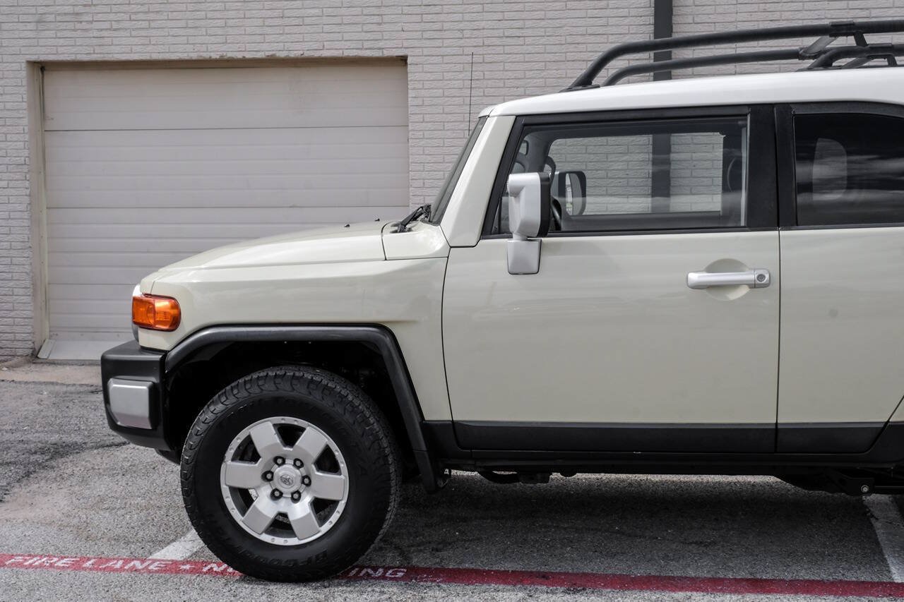Used 2008 Toyota FJ Cruiser 2WD w/ Upgrade Pkg 2 image 16