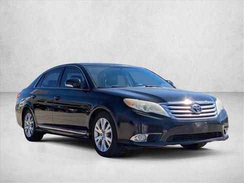 Used 2011 Toyota Avalon image 3
