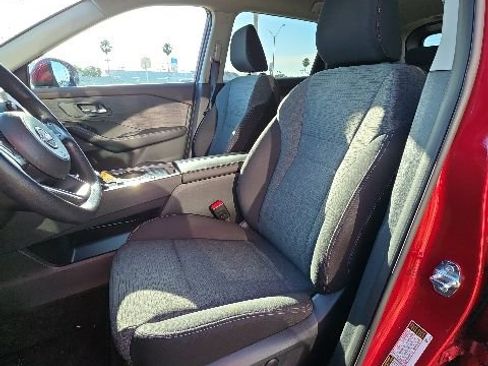 Used 2023 Nissan Rogue SV FWD image 13
