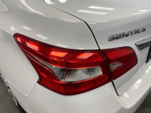 Used 2016 Nissan Sentra S image 13