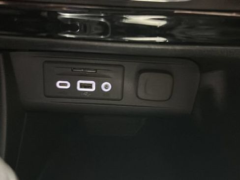 Used 2022 Buick Encore GX Essence w/ Advanced Technology Package FWD image 20