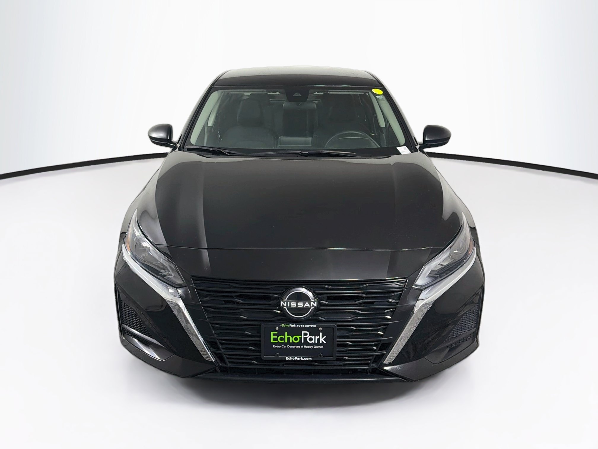 Used 2025 Nissan Altima 2.5 SV FWD image 2