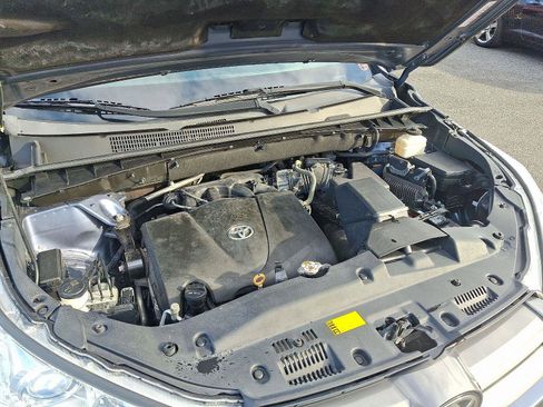 Used 2019 Toyota Highlander XLE w/ Carpet Mat Package (TMS) image 27
