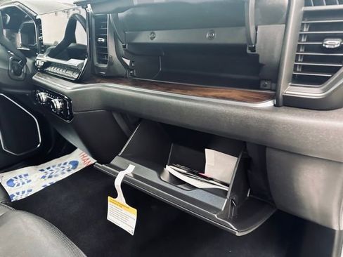 Used 2024 GMC Sierra 1500 SLT image 10