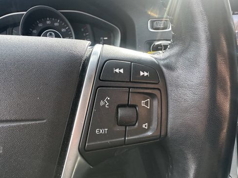 Used 2018 Volvo S60 T5 Dynamic w/ Protection Package image 6