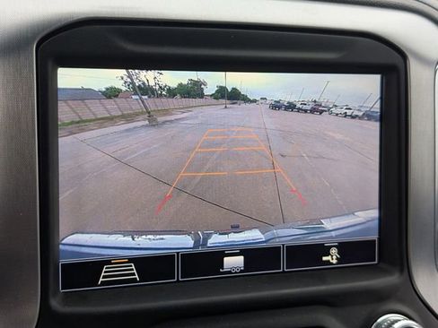 Used 2020 GMC Sierra 1500 SLT RWD image 17