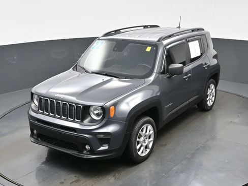 Used 2022 Jeep Renegade Latitude AWD/4WD image 34