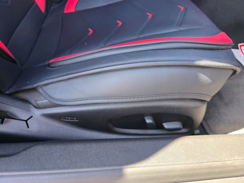 Used 2018 Chevrolet Camaro LT RWD image 11