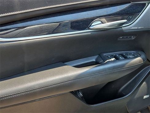 Used 2022 Cadillac XT5 Premium Luxury w/ LPO, Floor Liner Package image 23