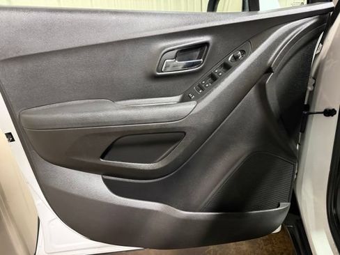 Used 2019 Chevrolet Trax LT w/ Driver Confidence Package FWD image 12