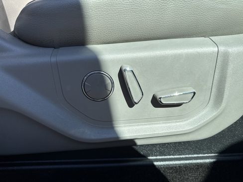 Used 2017 Ford F150 Lariat image 28