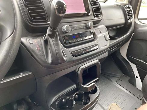 Used 2025 RAM ProMaster 2500 w/ Convenience Group FWD image 48