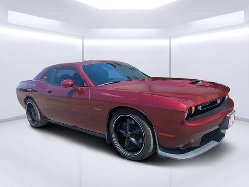 Used 2019 Dodge Challenger R/T w/ Driver Convenience Group RWD image 1