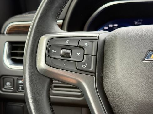 Used 2023 Chevrolet Suburban Premier RWD image 18