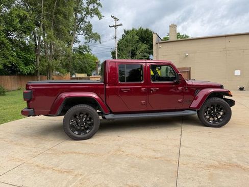 Used 2021 Jeep Gladiator Overland AWD/4WD image 3