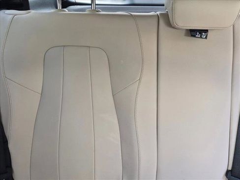Used 2022 Mercedes-Benz GLA 250 4MATIC image 11