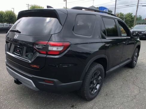 New 2025 Honda Pilot TrailSport image 9