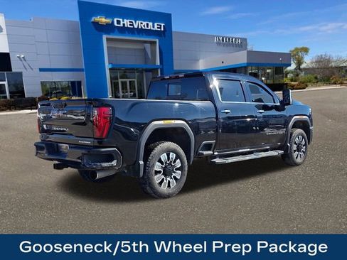 Used 2024 GMC Sierra 3500 Denali w/ Denali Reserve Package image 9