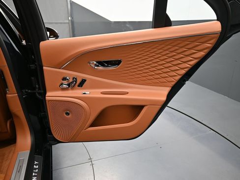 New 2026 Bentley Flying Spur Plug-In Hybrid AWD/4WD image 28