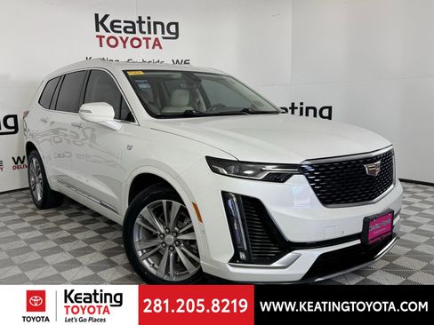 Used 2023 Cadillac XT6 Premium Luxury w/ Technology Package image 2
