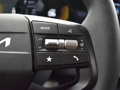Used 2025 Kia K4 FWD image 22
