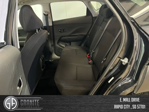 Used 2025 Hyundai Kona SEL FWD image 25