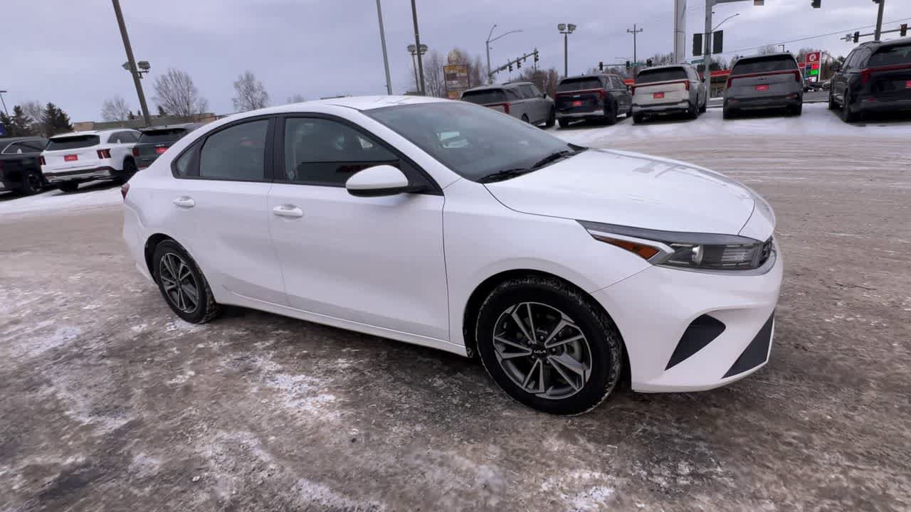 Used 2022 Kia Forte LXS FWD image 2