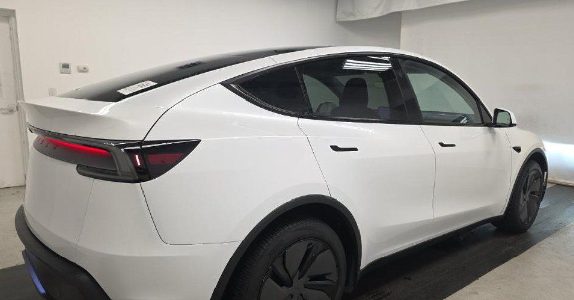 Used 2026 Tesla Model Y Long Range RWD image 2