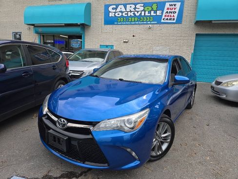 Used 2017 Toyota Camry SE FWD image 2