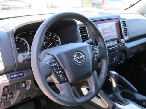 Used 2024 Nissan Frontier SV w/ Hardbody Edition AWD/4WD image 16