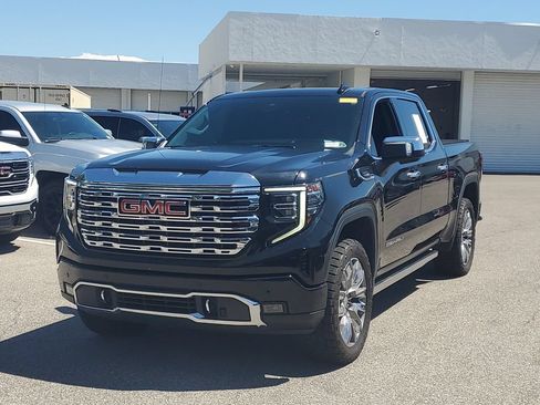 Certified 2023 GMC Sierra 1500 Denali w/ Denali Reserve Package AWD/4WD image 3
