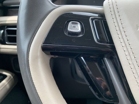 Used 2023 Lincoln Aviator Reserve w/ Equipment Group 201A RWD image 18