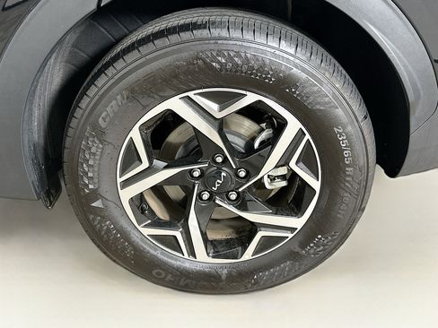 Used 2025 Kia Sportage LX image 11