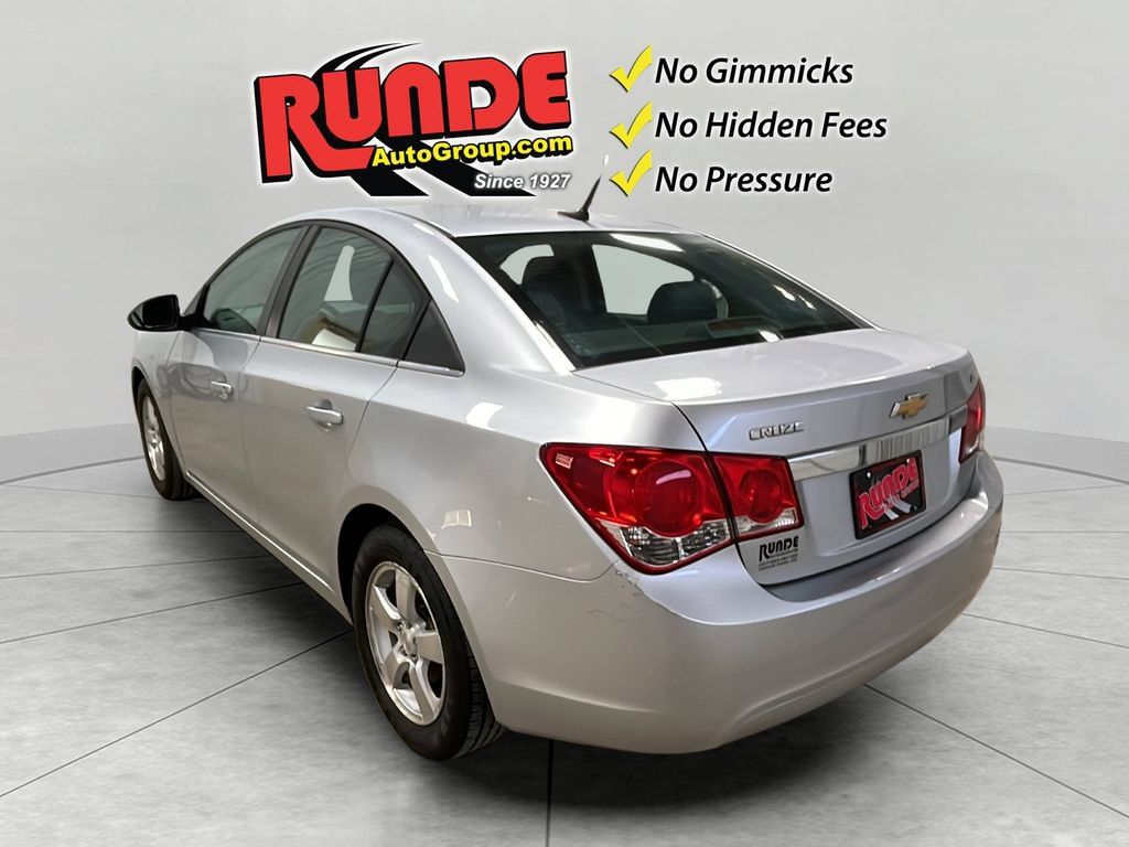 Used 2014 Chevrolet Cruze LT w/ Technology Package FWD image 3