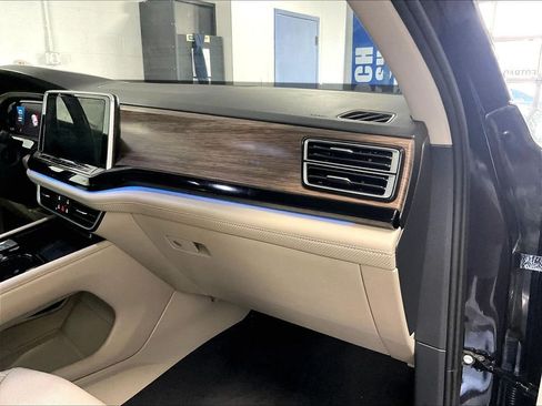 Used 2024 Volkswagen Atlas SEL Premium R-Line AWD/4WD image 13