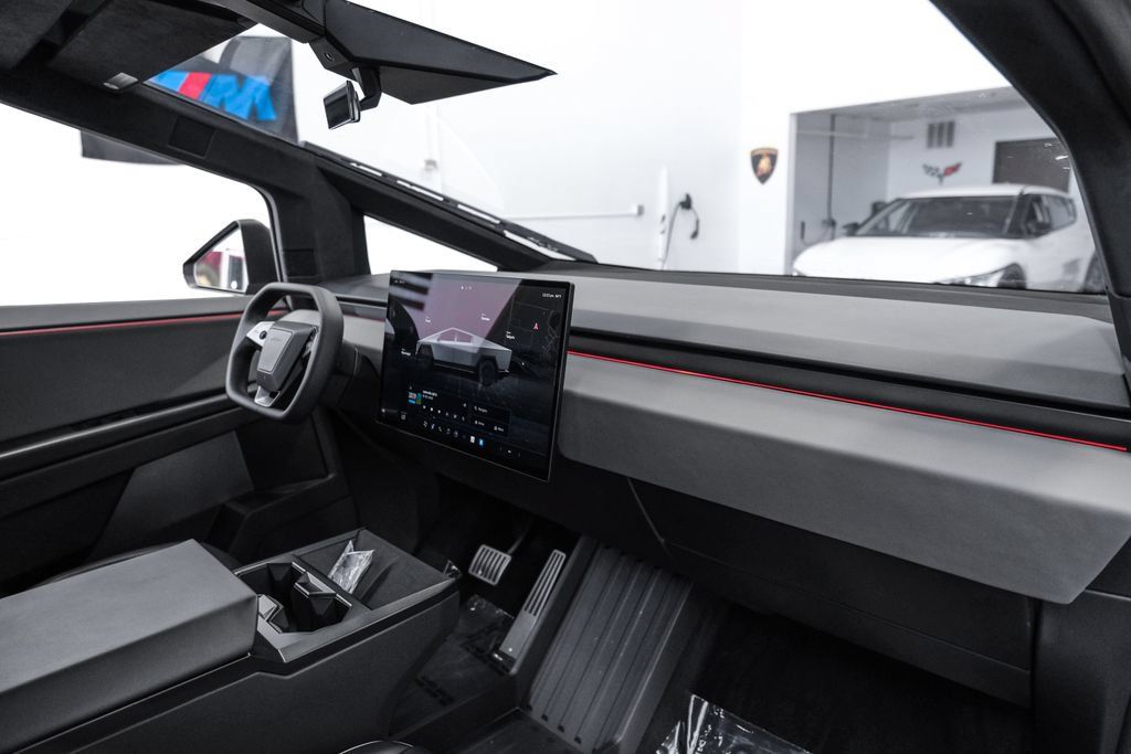 Used 2024 Tesla Cybertruck AWD Crew Cab image 13